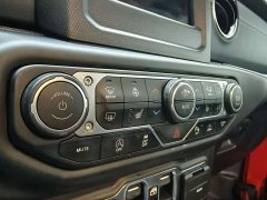 Jeep Wrangler 2.0T Sahara Four-Door - ფოტო 17