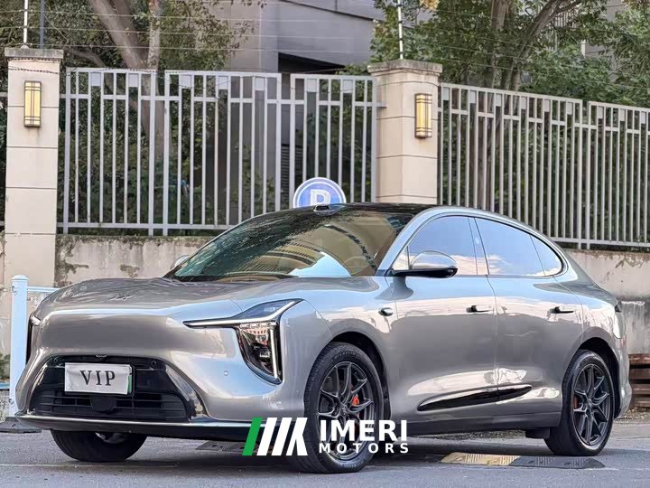 IM Motors Zhiji LS6 Pure Electric Max