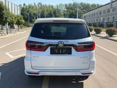 Honda Odyssey 2.0L e:HEV Luxury - ფოტო 5