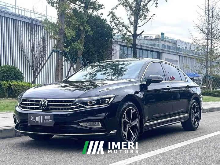Volkswagen Magotan Facelift Zhongxiang 330TSI DSG Luxury - ავტომობილი ჩინეთიდან