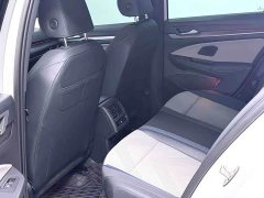 Volkswagen Golf 2025 300TSI - ფოტო 5