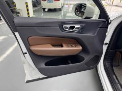 Volvo XC60 2025 B5 AWD Smart Remote Luxury Edition - ფოტო 4