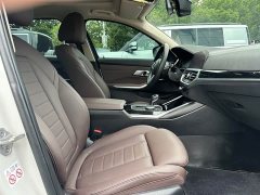 BMW 3 Series Facelift 320Li M Sport Package - ფოტო 14