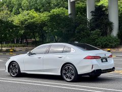 BMW 5 Series 530Li Premier M Sport Package - ფოტო 3