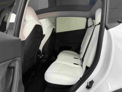 Tesla Model Y Rear-Wheel Drive - ფოტო 5