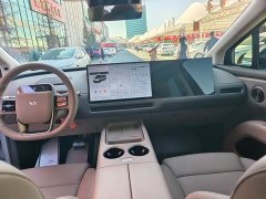 Li Auto i8 Standard Edition - ფოტო 4