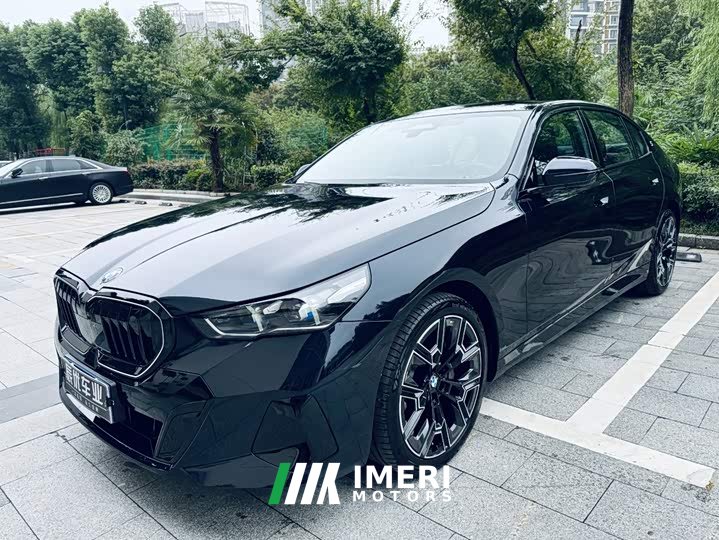 BMW 5 Series 2026 530Li Luxury M Sport Package - ავტომობილი ჩინეთიდან
