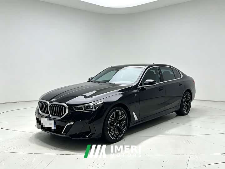 BMW 5 Series 2026 530Li Luxury M Sport Package - ავტომობილი ჩინეთიდან