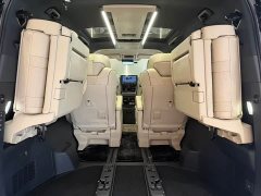 Toyota Alphard Hybrid 2.5L Premium Edition - ფოტო 9