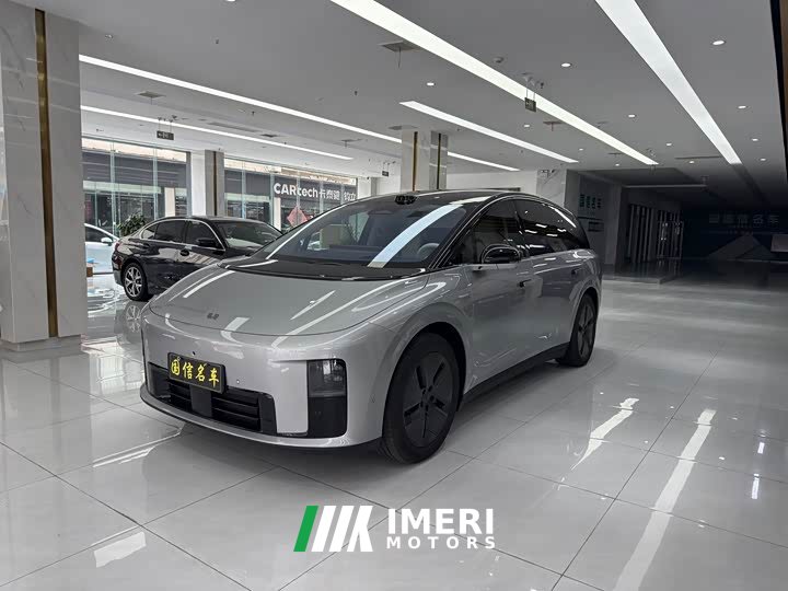 Li Auto i8 Standard Edition - ავტომობილი ჩინეთიდან