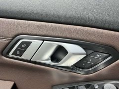 BMW 3 Series 320Li M Sport Package - ფოტო 16