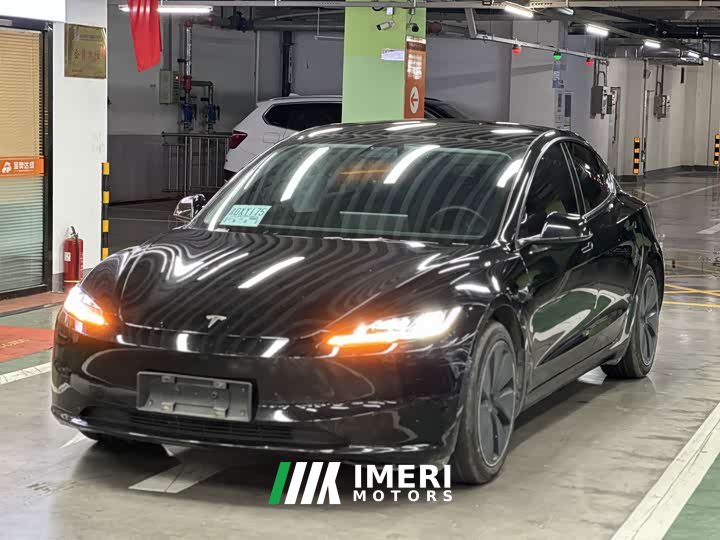 Tesla Model 3 Rear-Wheel Drive