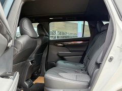 Toyota Crown Venza 2021 2.5L HEV AWD Luxury - ფოტო 11