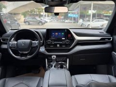 Toyota Crown Venza 2021 2.5L HEV AWD Luxury - ფოტო 13