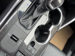 Toyota Crown Venza 2021 2.5L HEV AWD Luxury - ფოტო 15