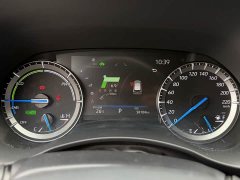 Toyota Crown Venza 2021 2.5L HEV AWD Luxury - ფოტო 16