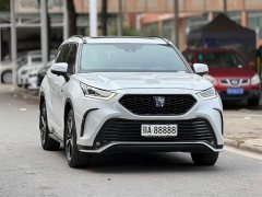 Toyota Crown Venza 2021 2.5L HEV AWD Luxury - ფოტო 3