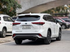Toyota Crown Venza 2021 2.5L HEV AWD Luxury - ფოტო 4