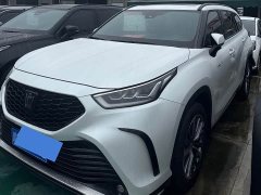 Toyota Crown Venza 2.5L HEV AWD Luxury - ფოტო 1