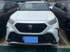 Toyota Crown Venza 2.5L HEV AWD Luxury - ფოტო 2