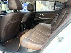 BMW 3 Series 320Li M Sport Package - ფოტო 9