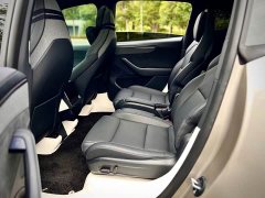 Tesla Model Y L 2025 Long Range All-Wheel Drive - ფოტო 16