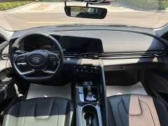 Hyundai Elantra 2022 1.5L CVT Luxury - ფოტო 12