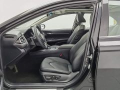Toyota Camry Hybrid Luxury - ფოტო 10