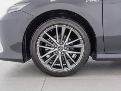 Toyota Camry Hybrid Luxury - ფოტო 17