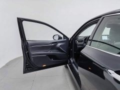 Toyota Camry Hybrid Luxury - ფოტო 8