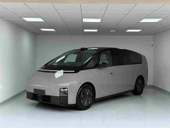 Li Auto Li Xiang MEGA Ultra - ფოტო 1