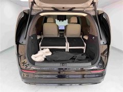 Li Auto Li Xiang MEGA Ultra - ფოტო 18