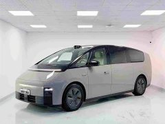 Li Auto Li Xiang MEGA Ultra - ფოტო 1