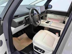 Li Auto Li Xiang MEGA Ultra - ფოტო 4