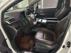 Toyota Sienna 2.5L Hybrid Platinum Edition - ფოტო 4