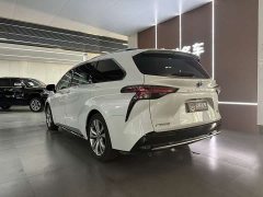 Toyota Sienna 2.5L Hybrid Platinum Edition - ფოტო 7