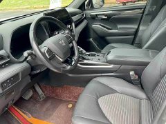 Toyota Crown Venza 2.5L HEV AWD Premium - ფოტო 4