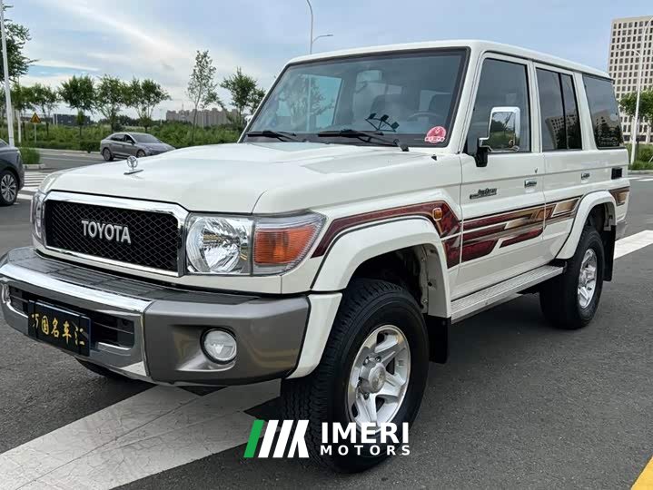 Toyota Land Cruiser (Imported) LC76 4.0L Manual - ავტომობილი ჩინეთიდან