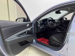 Hyundai Elantra 1.5L CVT Luxury - ფოტო 7