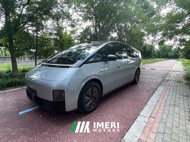 Li Auto MEGA Home Family Edition - ავტომობილი ჩინეთიდან
