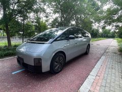 Li Auto MEGA Home Family Edition - ფოტო 1