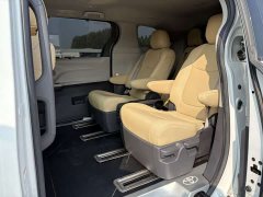 Toyota Sienna 2.5L Hybrid Comfort Edition - ფოტო 8