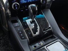 Toyota Vellfire 2020 Dual Engine 2.5L HV Luxury - ფოტო 10