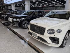 Bentley Bentayga 4.0T V8 Elegance Edition - ფოტო 3