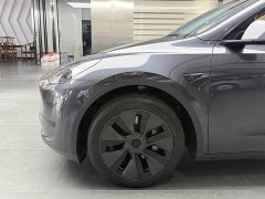 Tesla Model Y Rear-Wheel Drive - ფოტო 16