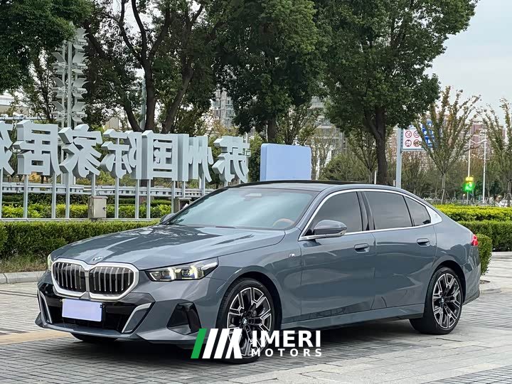 BMW 5 Series 530Li Luxury M Sport Package - ავტომობილი ჩინეთიდან
