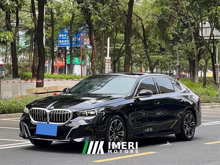 BMW 5 Series 525Li M Sport Package - ავტომობილი ჩინეთიდან