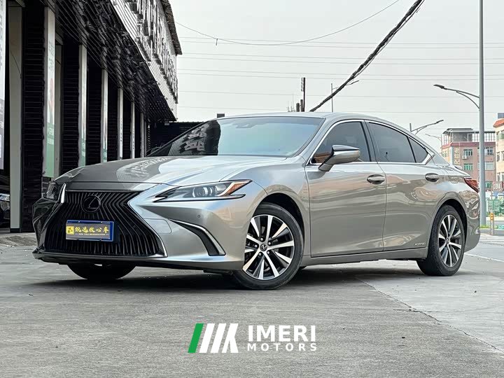 Lexus ES 300h Excellence - ავტომობილი ჩინეთიდან