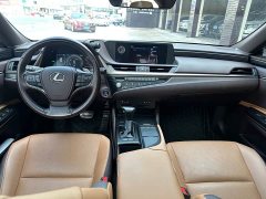 Lexus ES 300h Excellence - ფოტო 10