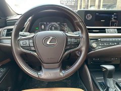 Lexus ES 300h Excellence - ფოტო 11